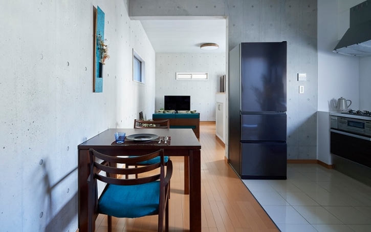 ブルーのインテリアの魅力『34部屋のインテリアコーディネート実例付き  